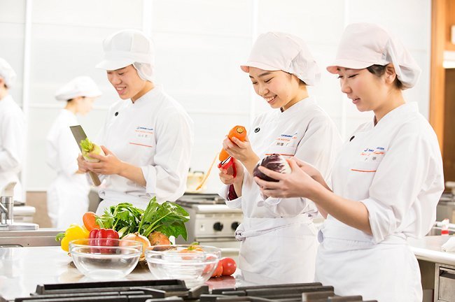 Tuyển dụng đi Nhật Bản ngành chế biến thực phẩm tại Saitama lương 180000 yên mỗi tháng cơ hội chuyển kỹ sư sau 1 năm