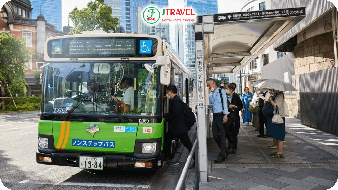 Nhân viên điều phối xe tại Nhật Bản hỗ trợ đưa đón và hướng dẫn khách hàng trong môi trường chuyên nghiệp với mức thu nhập hấp dẫn tại Hyogo