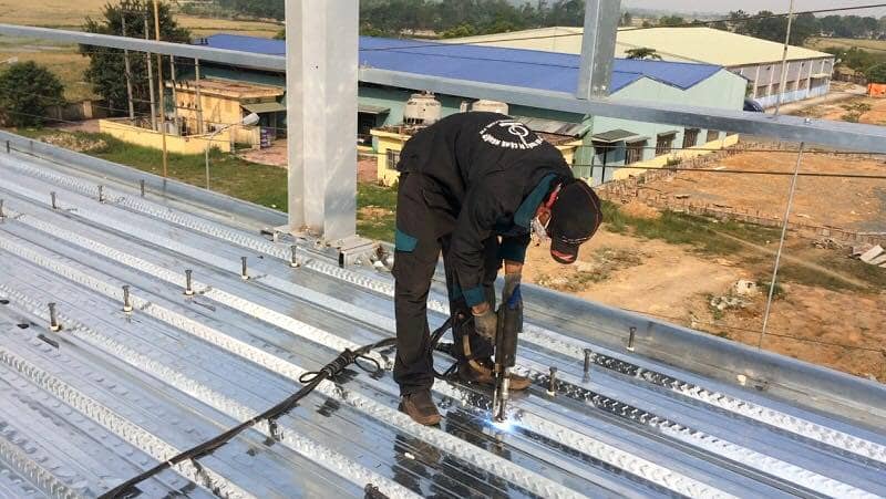 Tuyển dụng mộc sân vườn Deck Fence New Zealand lương 29 NZD mỗi giờ cho lao động có kinh nghiệm làm mộc ngoài trời