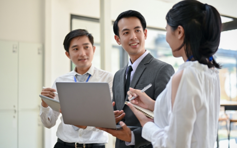 Chuyên viên hỗ trợ quản lý doanh nghiệp tại Miyagi phiên dịch cho thực tập sinh Việt Nam và phối hợp quản lý nội bộ doanh nghiệp